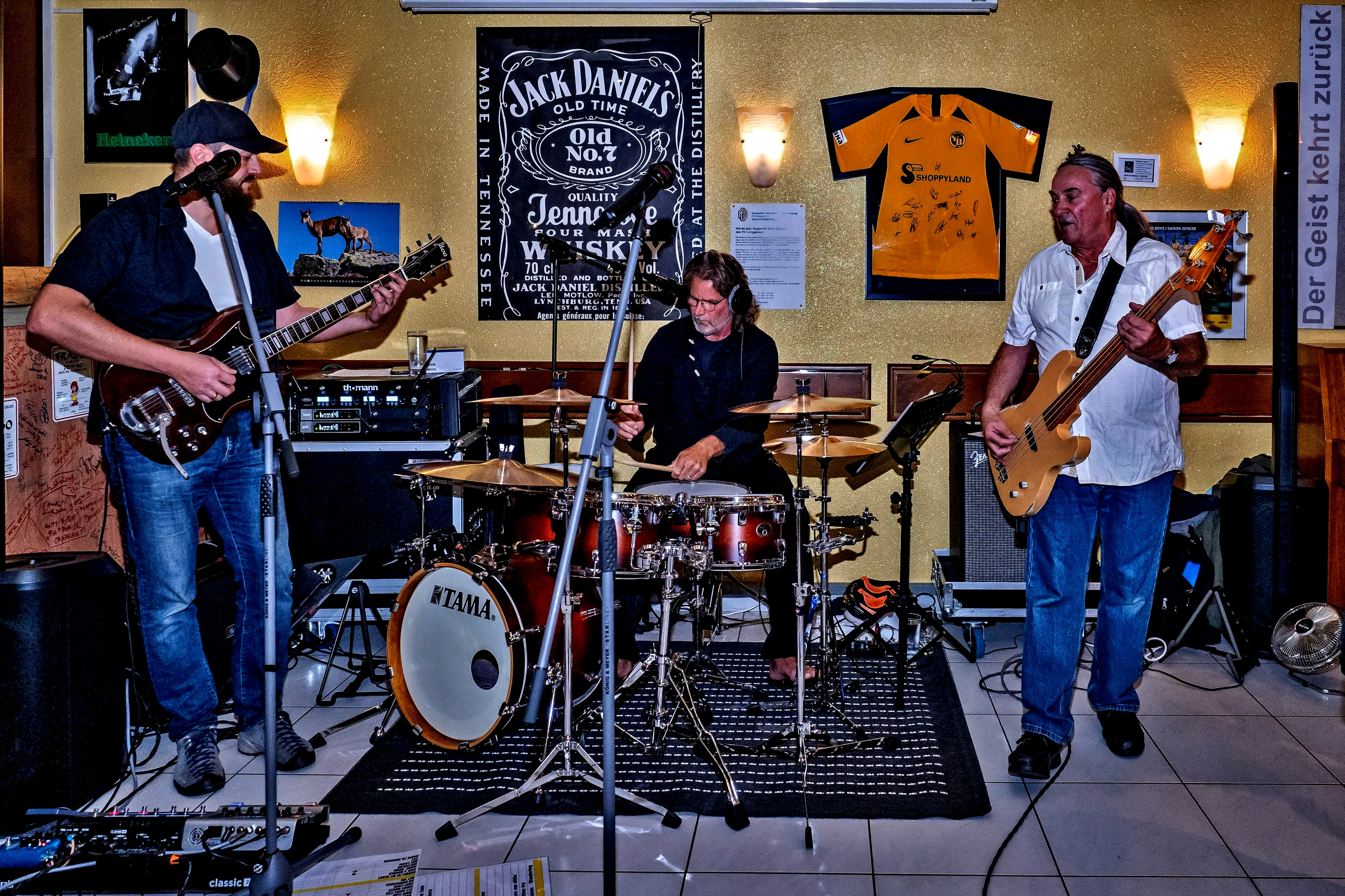 live band 01_easyHDR-BASIC-2.jpg